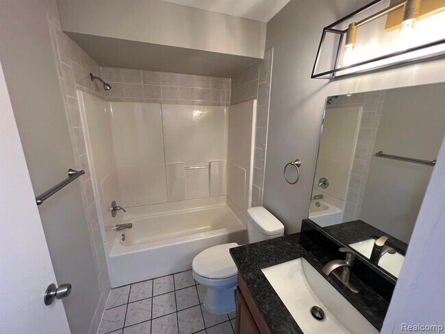 Building Photo - 34633 Clarkson Dr E