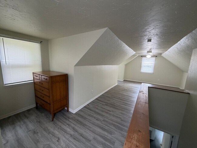 Building Photo - 1266 Magnolia Ave
