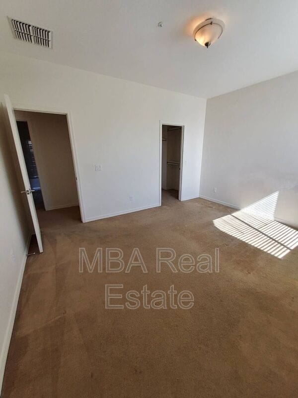 Building Photo - 8998 W Plum Rd
