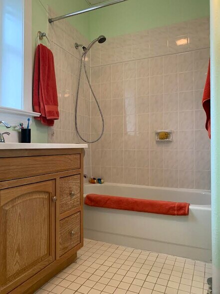 Building Photo - 399 Washington St