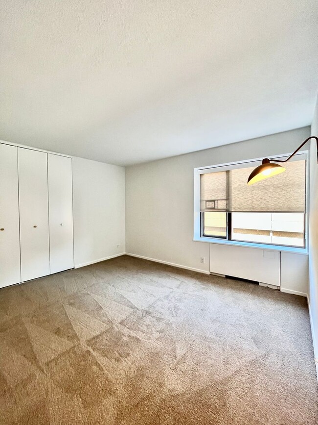 Building Photo - Newly Renovated 2bd/2ba Dwtn Condo!