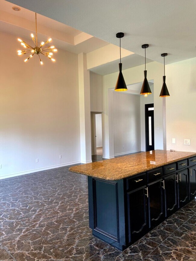 Building Photo - Perfectly Spacious Located Home In McAllen!