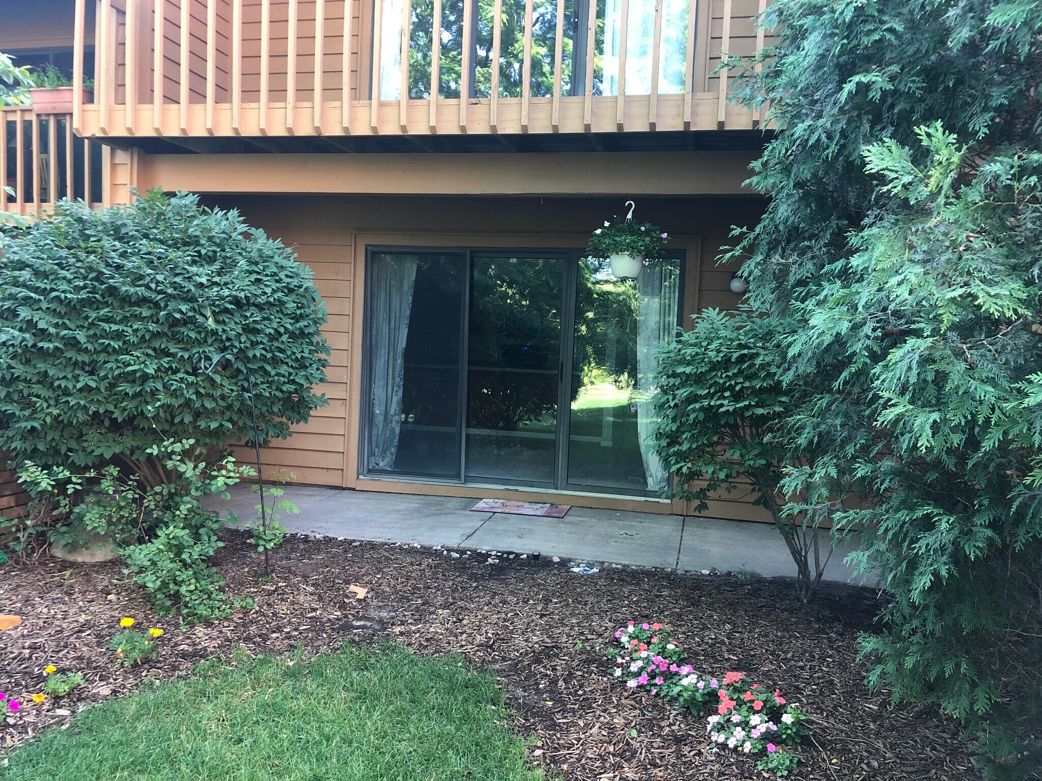 Building Photo - 6721 Boca Vista Dr NE