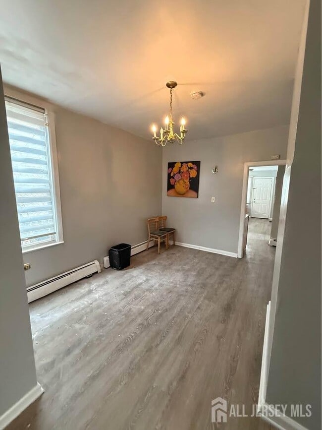 Building Photo - 53 Hassart St