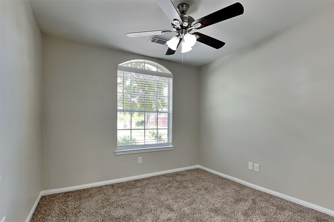 Building Photo - 3318 Noble Hollow Dr