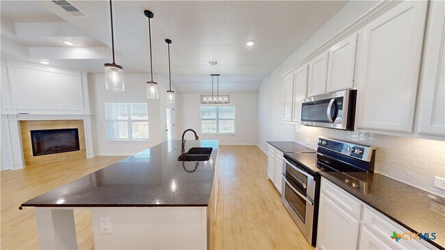 Building Photo - 808 Dred Roger Circle