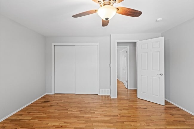 Building Photo - 4-Bedroom Retreat in Medical Lake - 2 Baths & 2,454 Sq/Ft Half Month Rent Free!