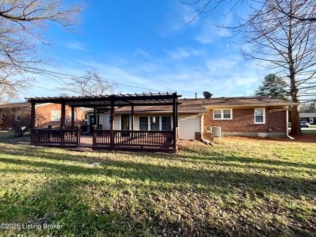 Building Photo - 7913 Greenway Dr