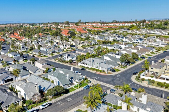 Building Photo - Furnished 2 bedroom in Carlsbad-Close to Beach