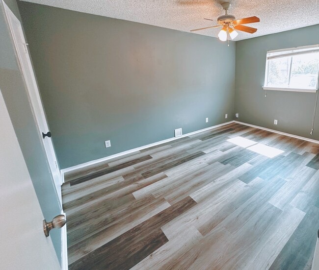 Building Photo - Willowrun B