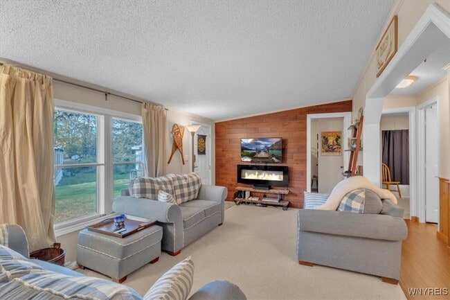 Building Photo - 8A Sun up