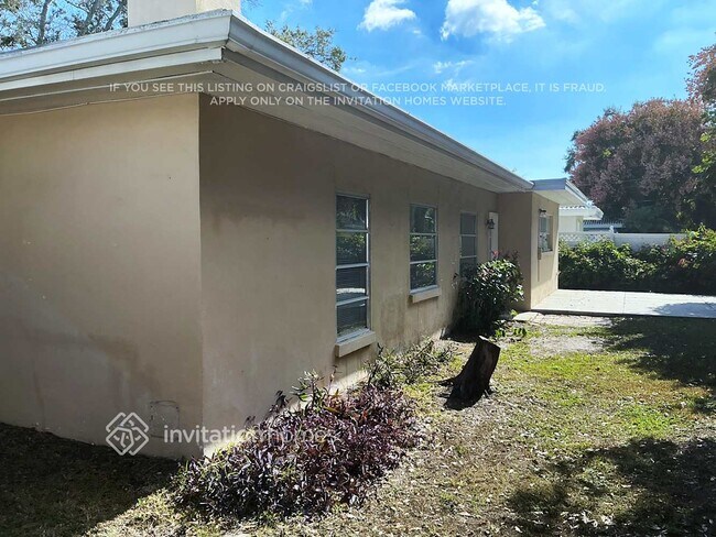 Building Photo - 1400 S Hercules Ave