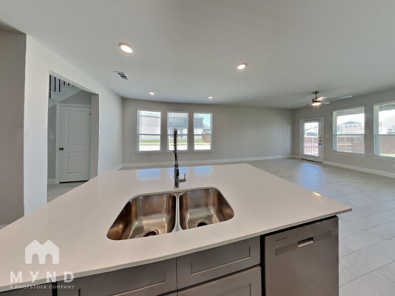 Building Photo - 432 Oceania Ln