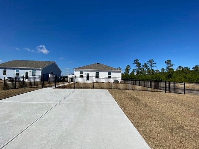 Building Photo - Brand new home located in Blake Farm