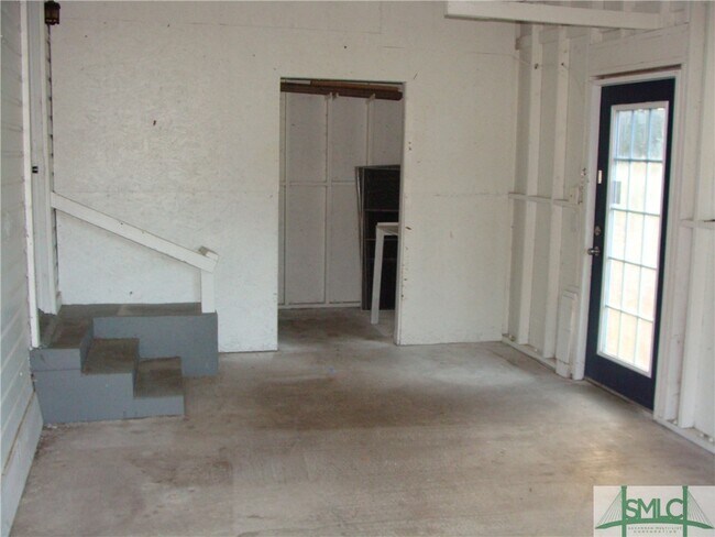 Building Photo - 314 Edgewater Rd