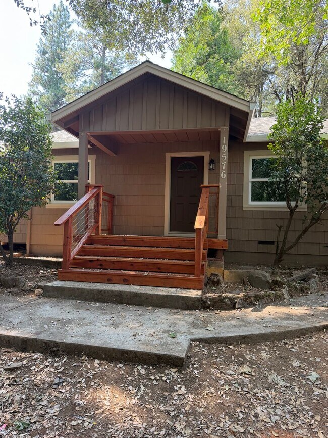 Building Photo - 19576 Baumann Rd