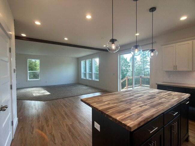 Building Photo - 5582 Green Mountain Rd