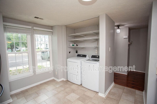 Building Photo - 38 Dorchester Cir