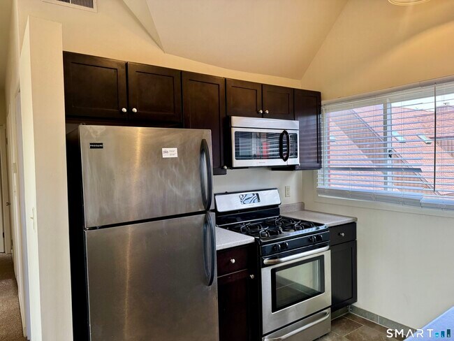 Building Photo - 112 Montoya Dr