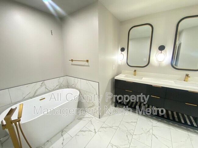 Building Photo - 3911 High Dove Way SW