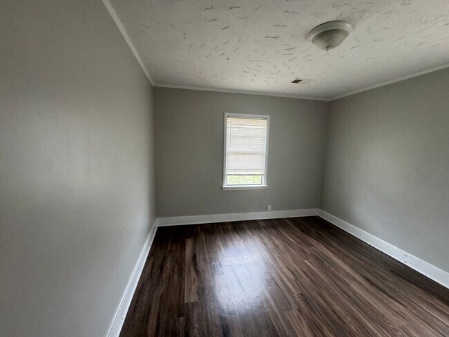 Building Photo - 1895 S Lauderdale St