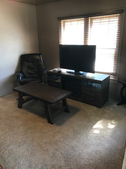 Building Photo - 408 W Luckey St