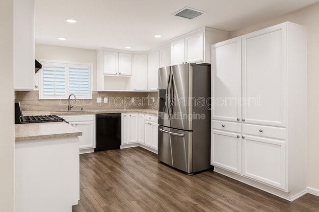 Building Photo - 212 Derecho Way