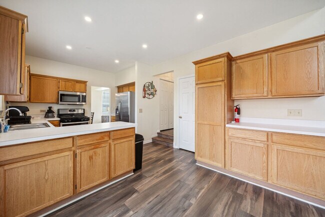 Building Photo - 4609 Metcalf Ct