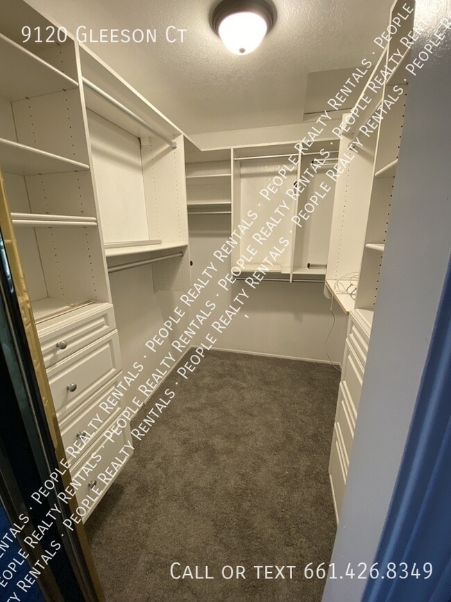 Building Photo - 9120 Gleeson Ct