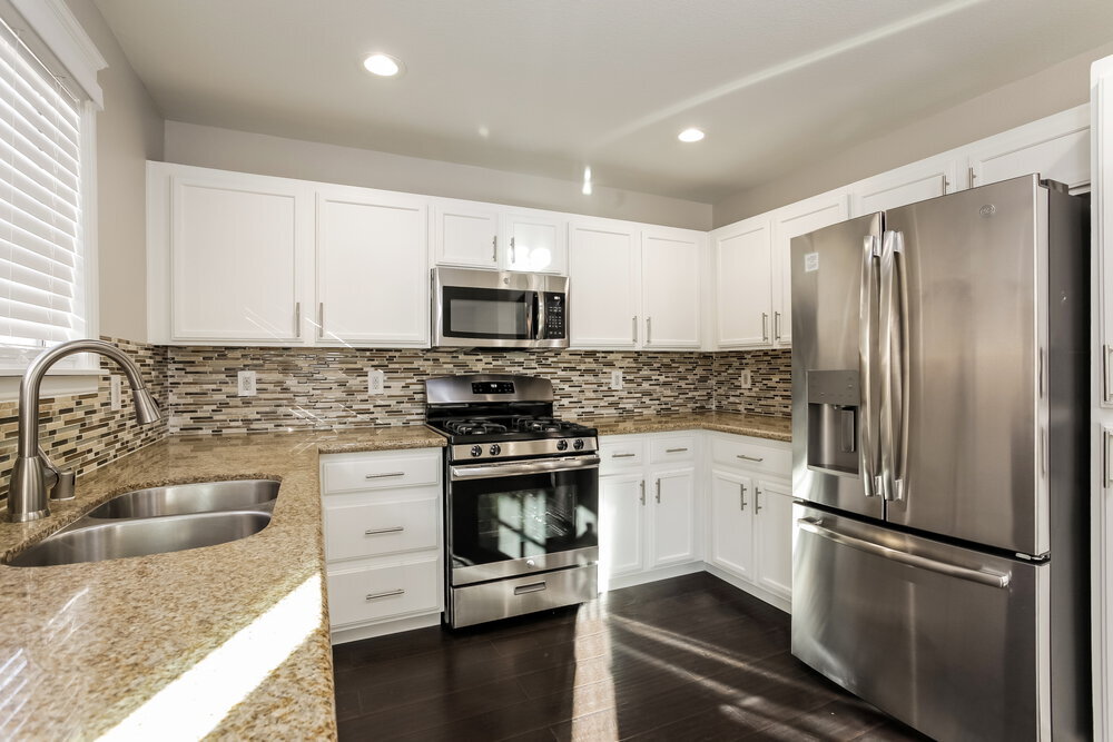 Building Photo - 9453 Grandview Spring Ave