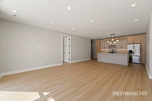 Building Photo - 2354 W Polk St