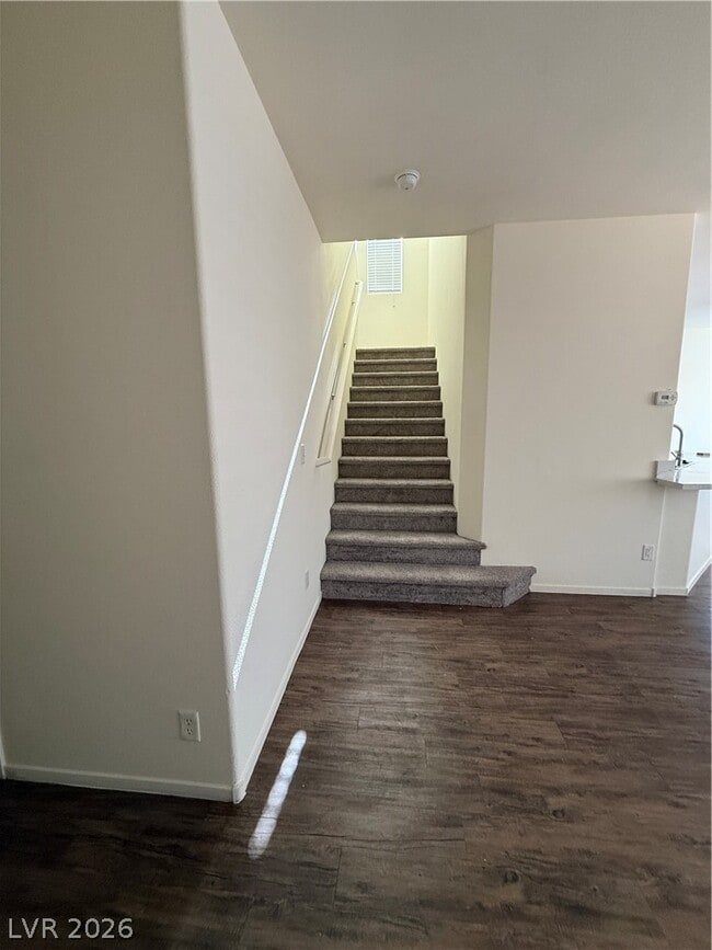 Building Photo - 9535 Knopfler Ln