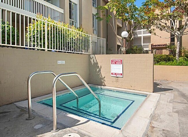 Hot Tub - 1775 Diamond St