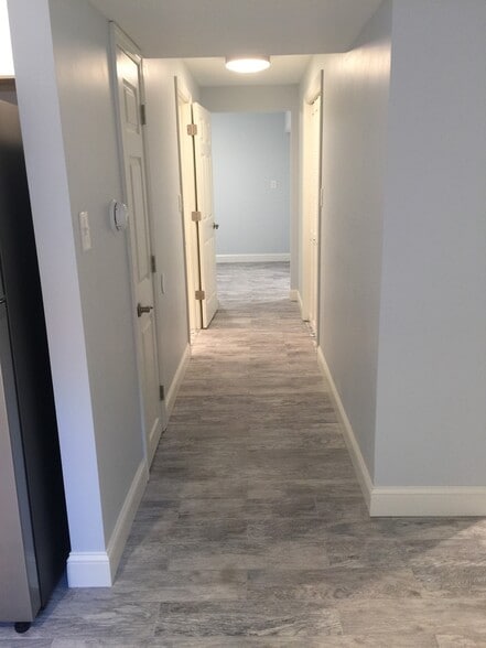 Building Photo - 16 Sherwood Dr