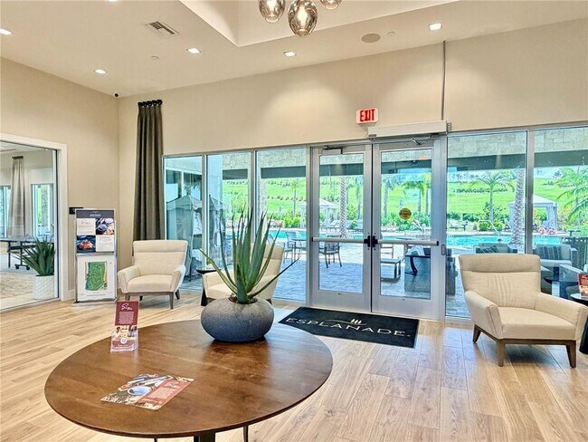 Building Photo - 6111 Mesa Gln