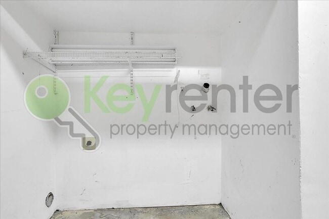 Building Photo - 7733 Lauppe Ln