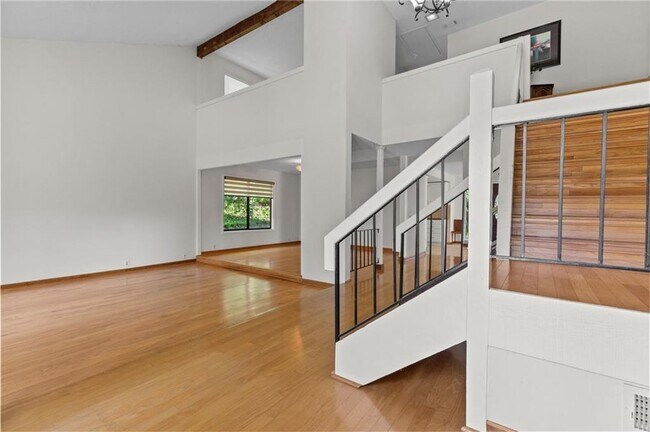 Building Photo - 890 Muirfield Ridge NE