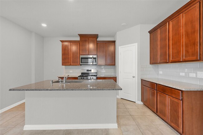 Building Photo - 175 Gray Pne Grv