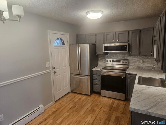 Building Photo - 63 Webb St