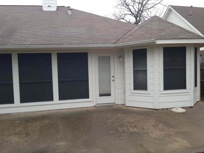 Building Photo - 4108 N Summercrest Loop