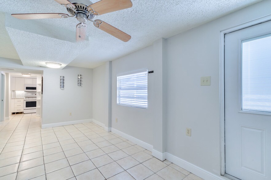 Building Photo - 3315 W Empedrado St