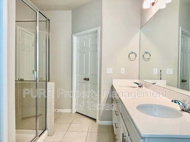 Building Photo - 120 Cloyce Ct