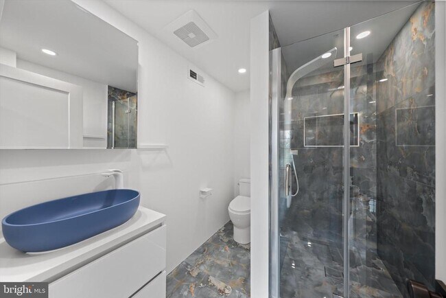 Building Photo - 1525 35th St NW