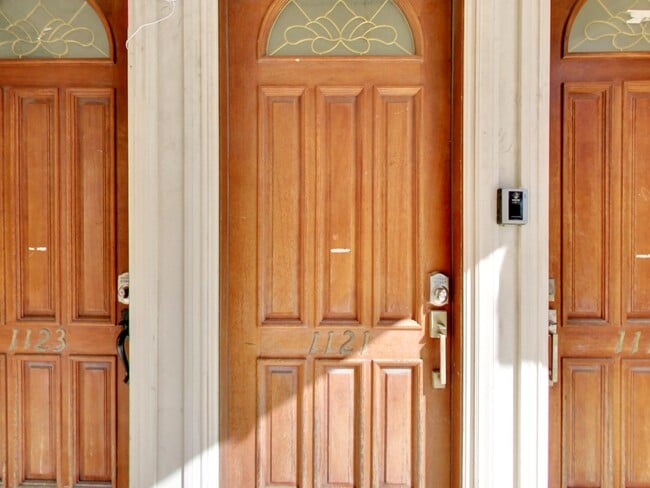 Building Photo - 1121 Green St