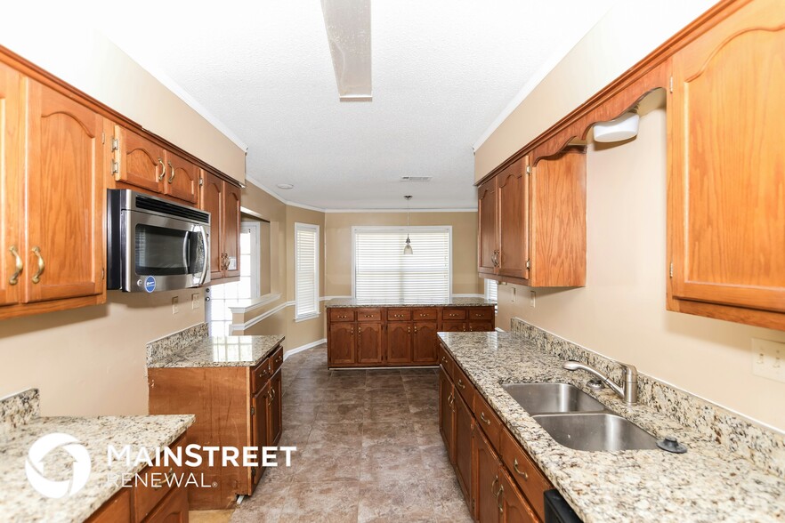 Building Photo - 4106 Glenroy Dr