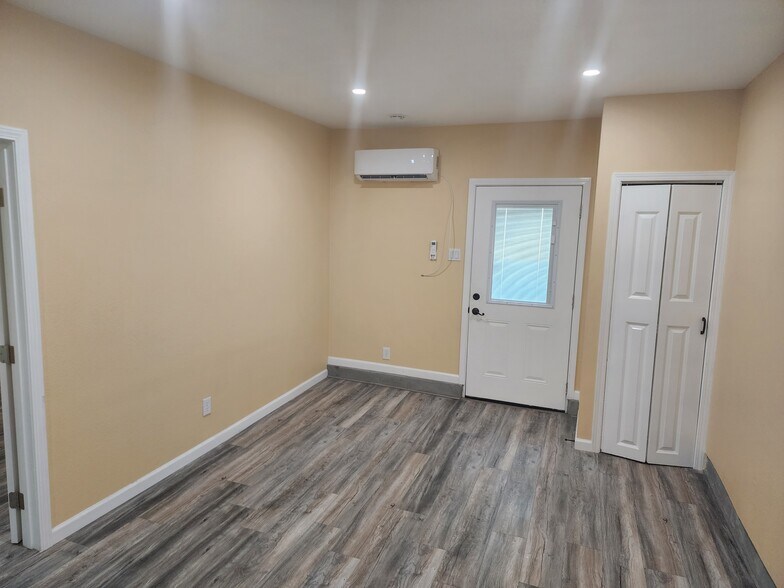 Building Photo - 509 Timber St