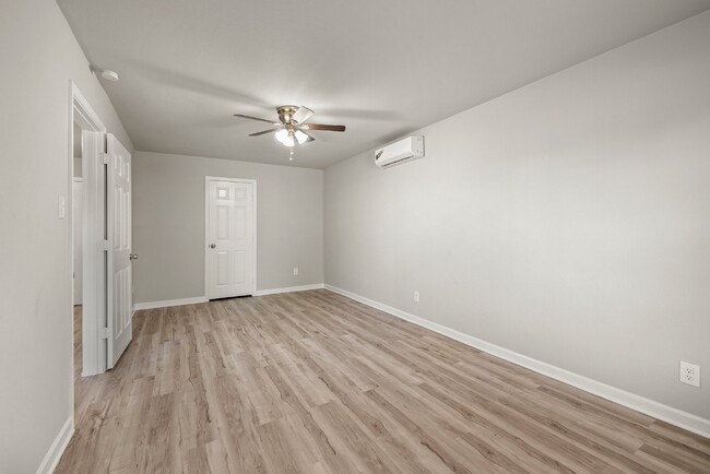 Building Photo - "Spacious 3-Bedroom Home in Fort Worth wit...