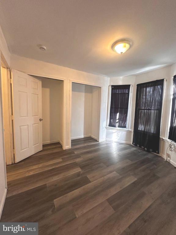 Building Photo - 25 Murray St