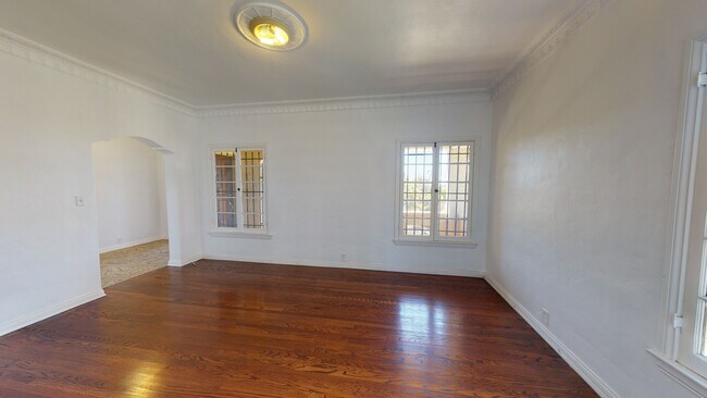 Building Photo - 10747 Ashton Ave