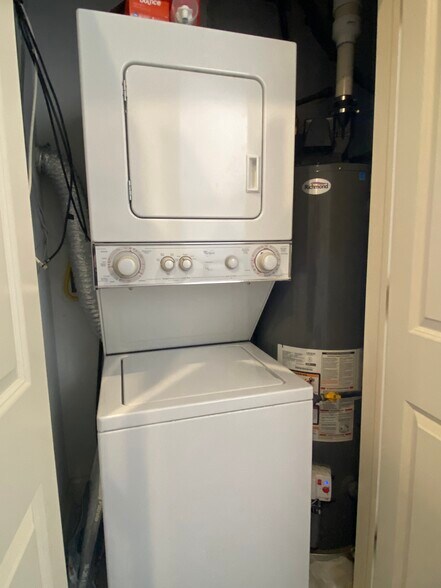 Building Photo - 1312 N Claremont Ave